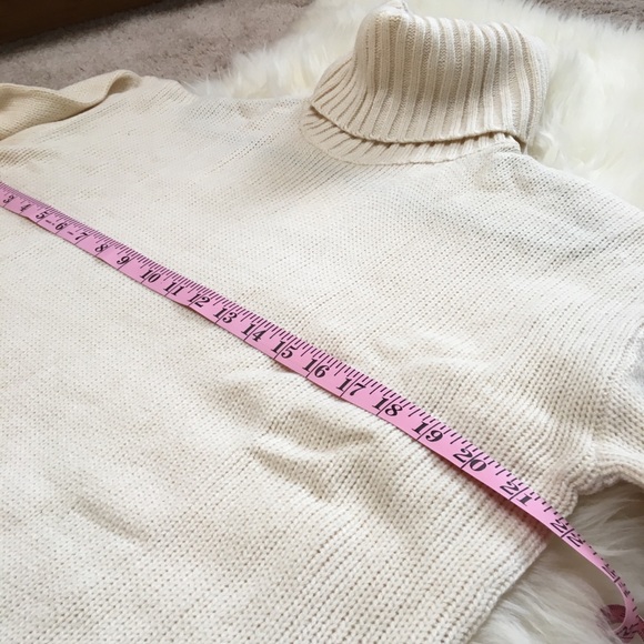 🌸Make an offer!🌸 furry pocket turtleneck sweater - Picture 4 of 8